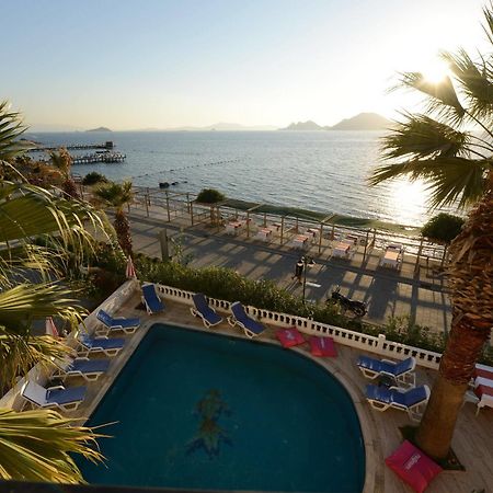 Ado Beach Hotel Тургутрейс Екстериор снимка