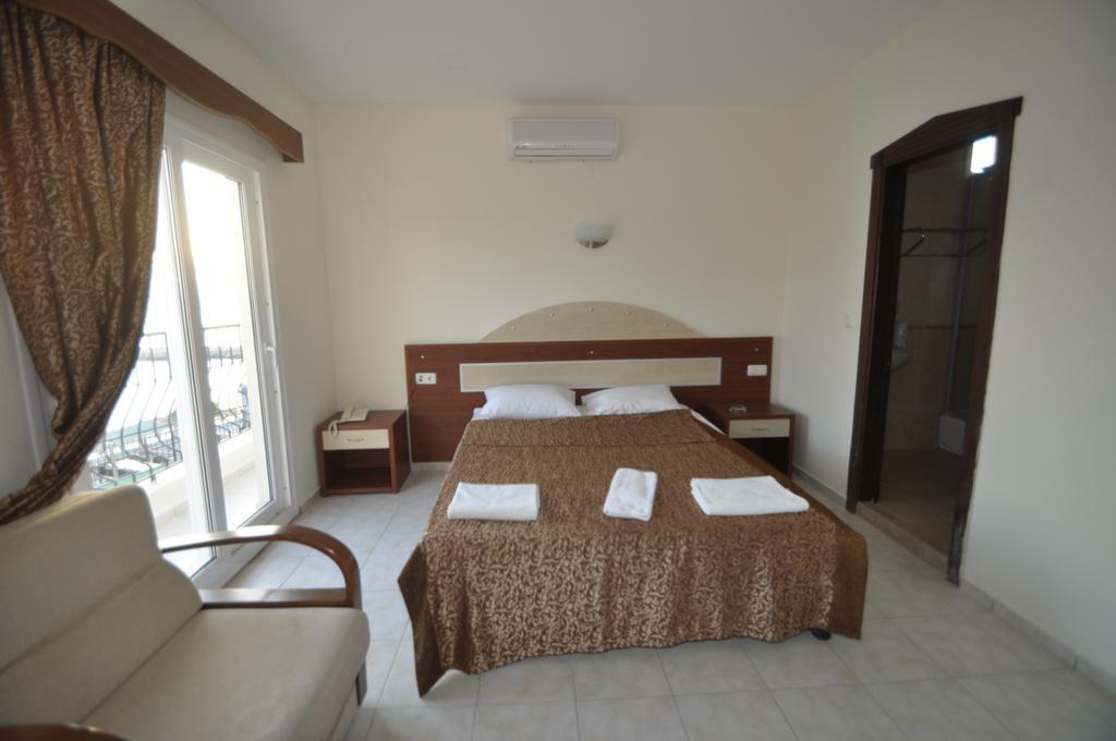 Ado Beach Hotel Тургутрейс Стая снимка